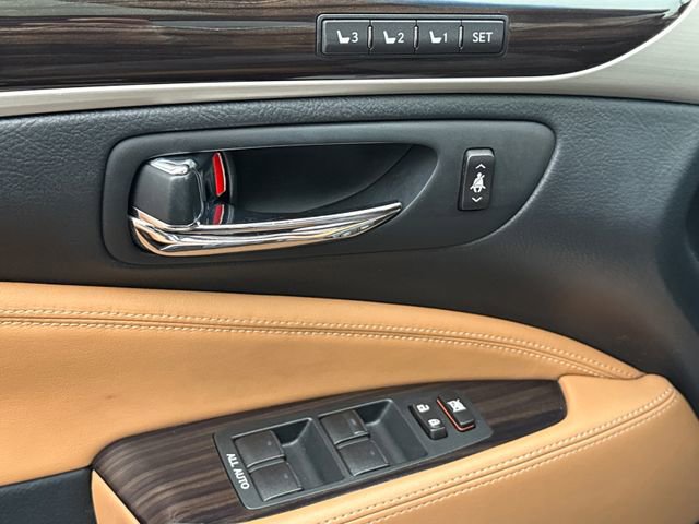 Used 2013 Lexus LS 460 AWD w/ Comfort Pkg image 20