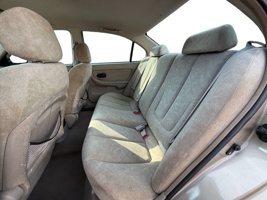 Used 2002 Hyundai Elantra GLS FWD image 13