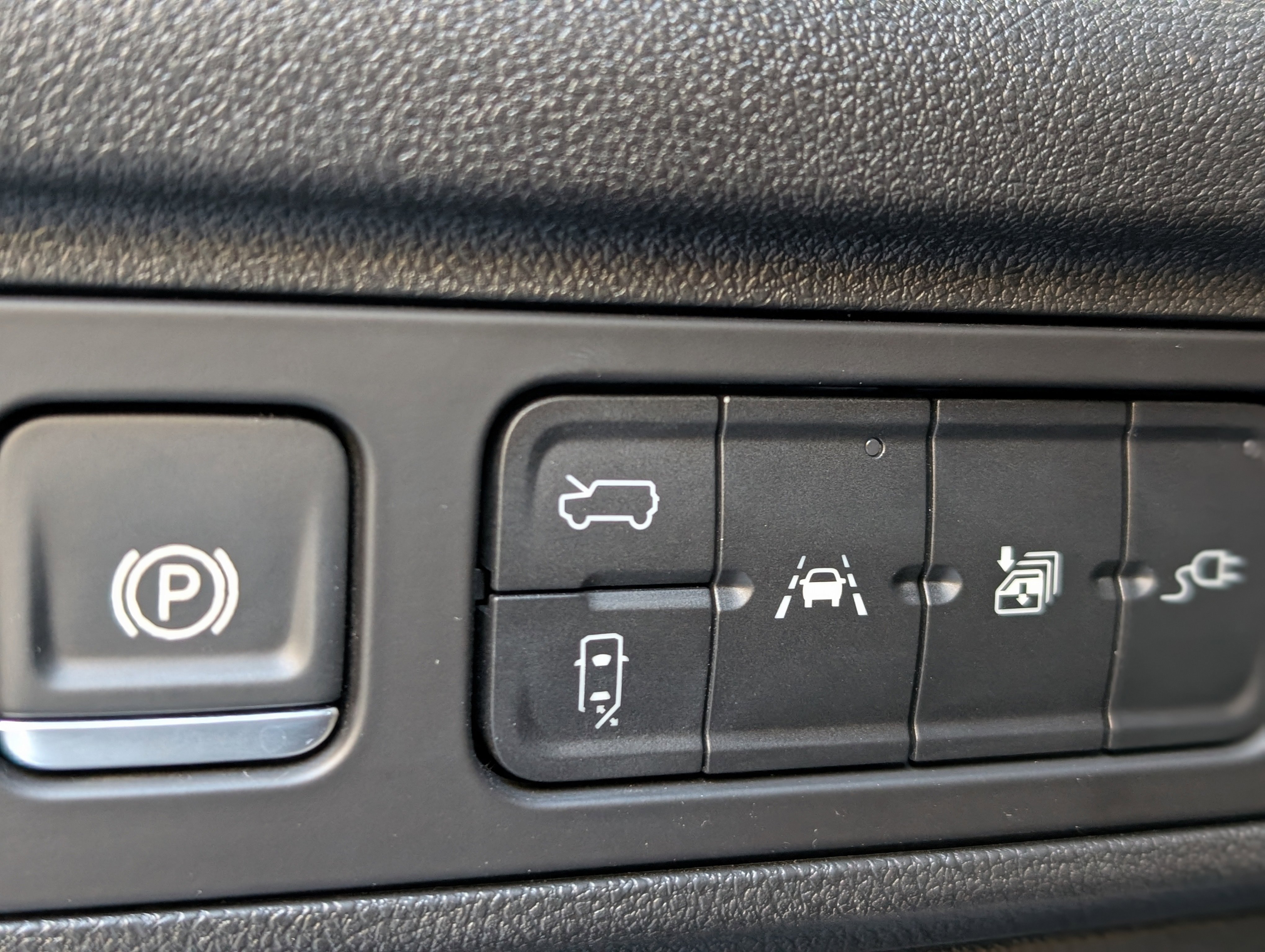 Used 2024 GMC Hummer EV 2X w/ LPO, Sport Package image 36