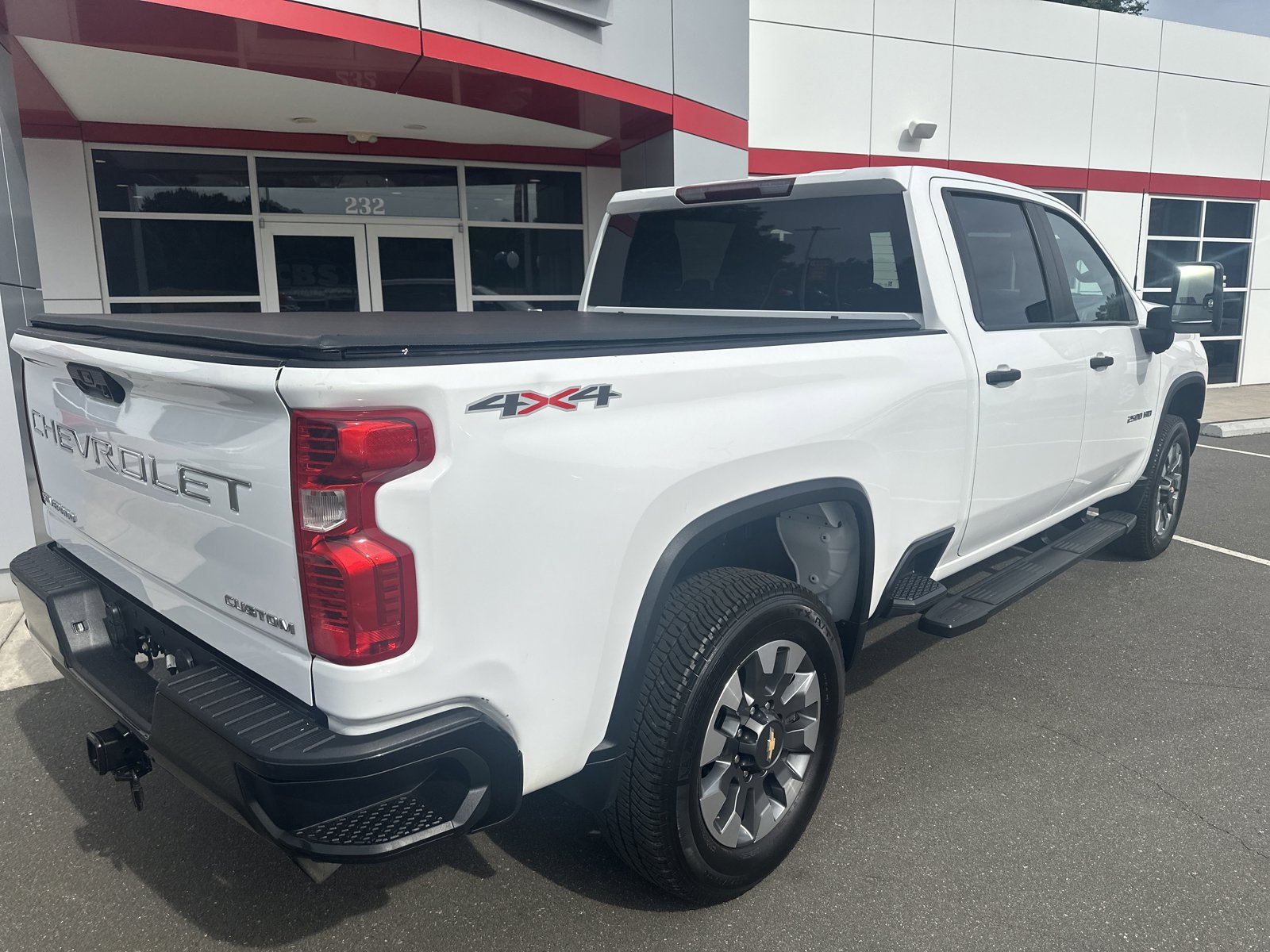 Used 2022 Chevrolet Silverado 2500 Custom w/ Custom Value Package AWD/4WD image 8
