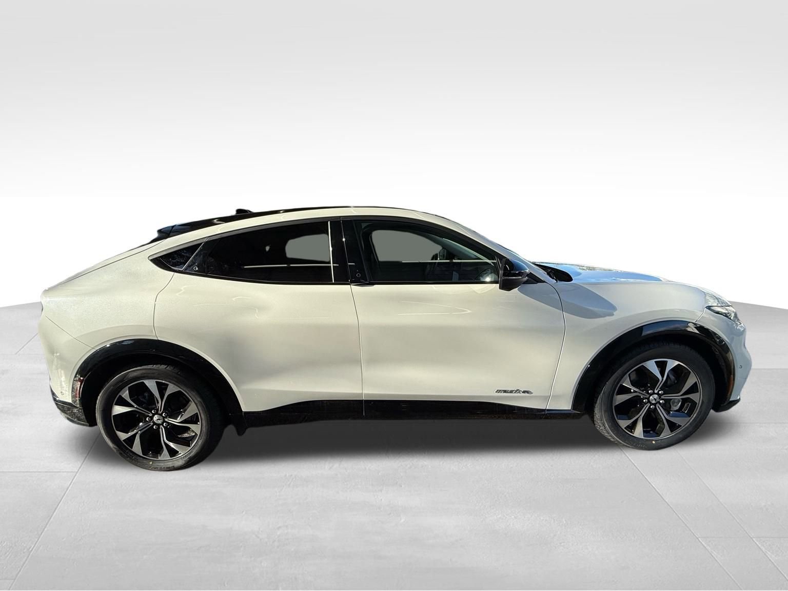 Used 2023 Ford Mustang Mach-E Premium image 4