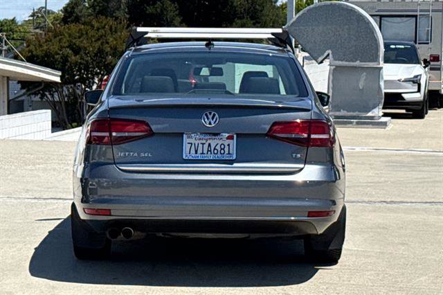 Used 2017 Volkswagen Jetta SEL FWD image 4