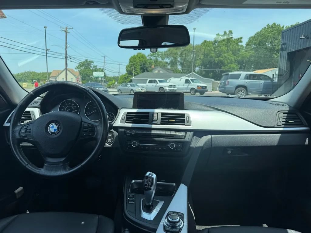 Used 2013 BMW 328i xDrive Sedan AWD/4WD image 9