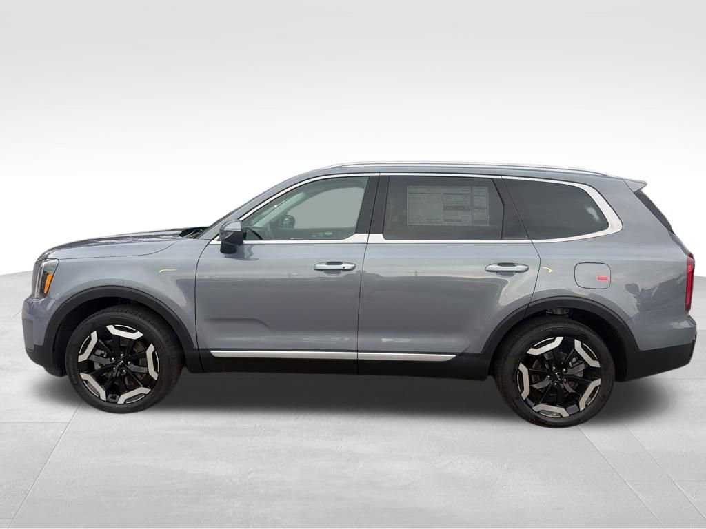 Certified 2025 Kia Telluride S image 2