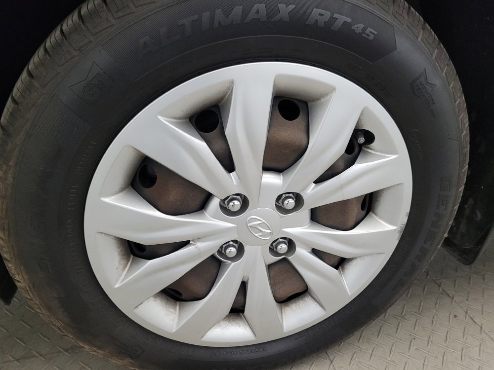 Used 2018 Hyundai Accent SE FWD image 31