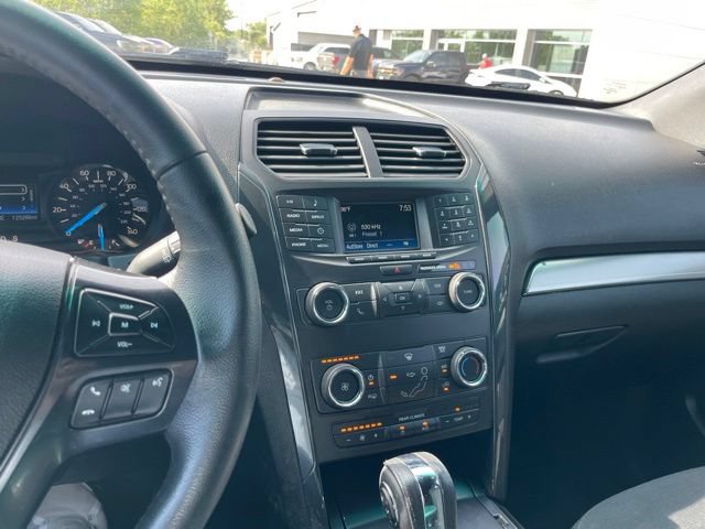 Used 2018 Ford Explorer XLT FWD image 22