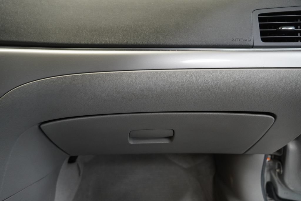 Used 2008 Saturn Aura XE w/ Convenience Package FWD image 36