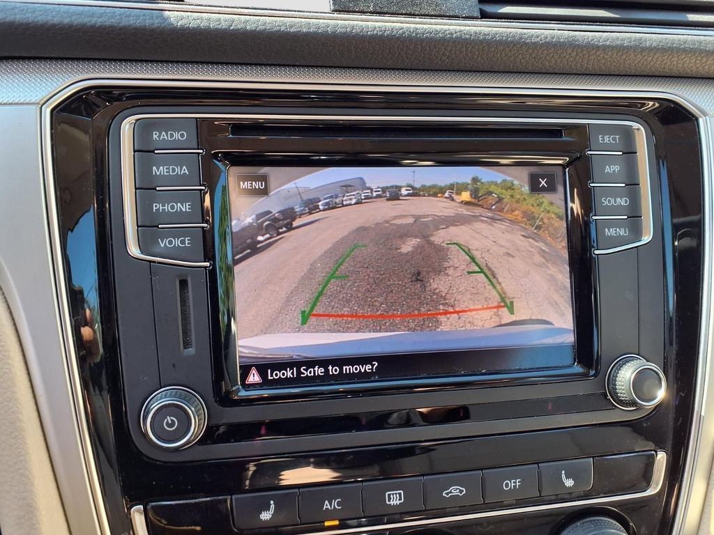 Used 2019 Volkswagen Passat 2.0T Wolfsburg w/ Wheels & Sunroof Package FWD image 13