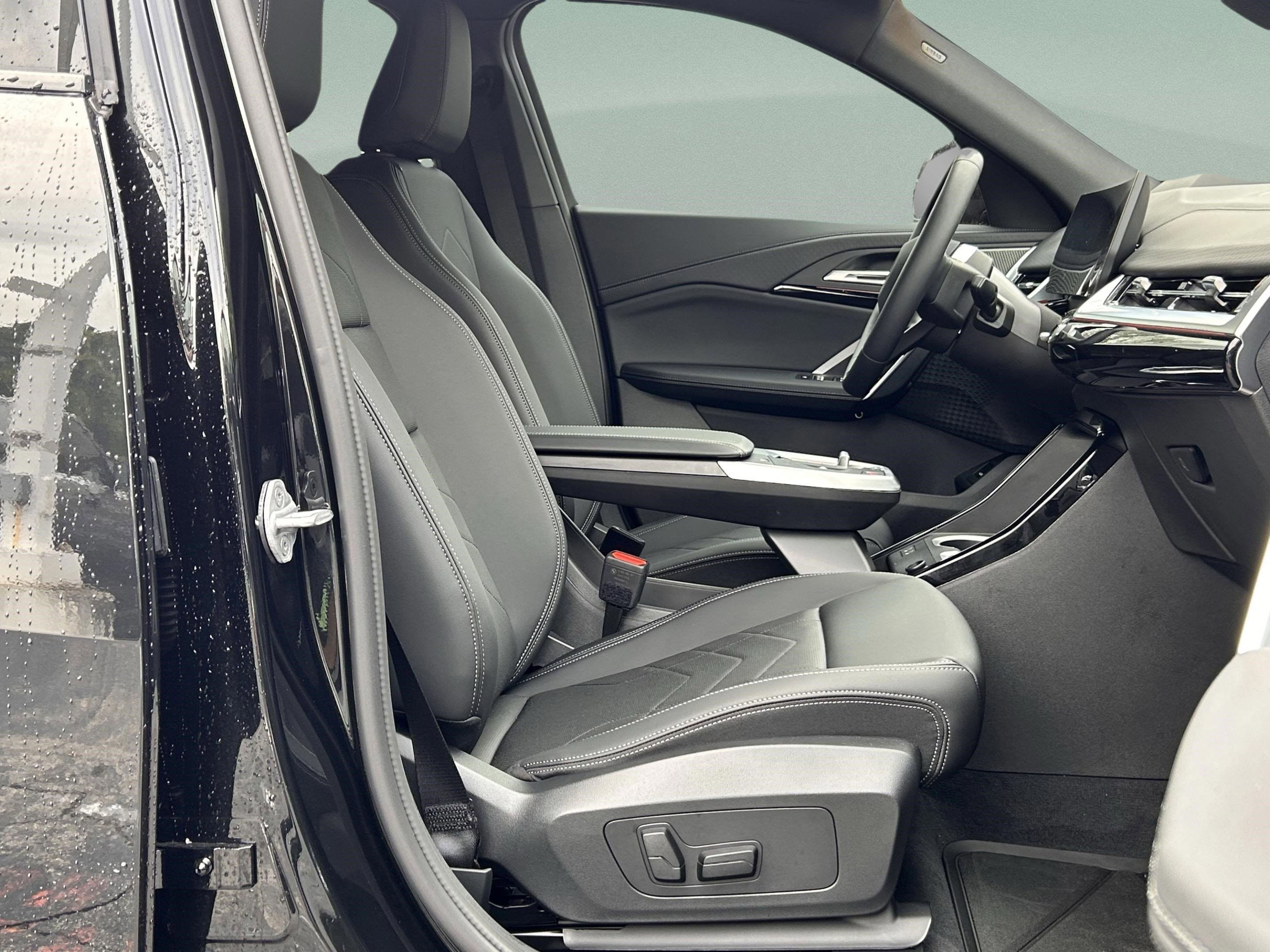 Used 2026 BMW X2 xDrive28i w/ Technology Package image 26