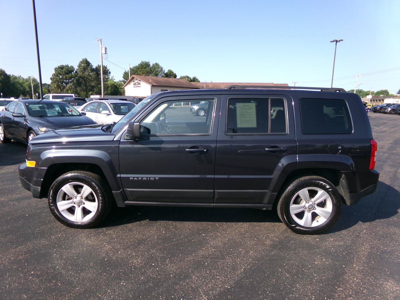 Used 2015 Jeep Patriot Latitude w/ All Weather Capability Group AWD/4WD image 6