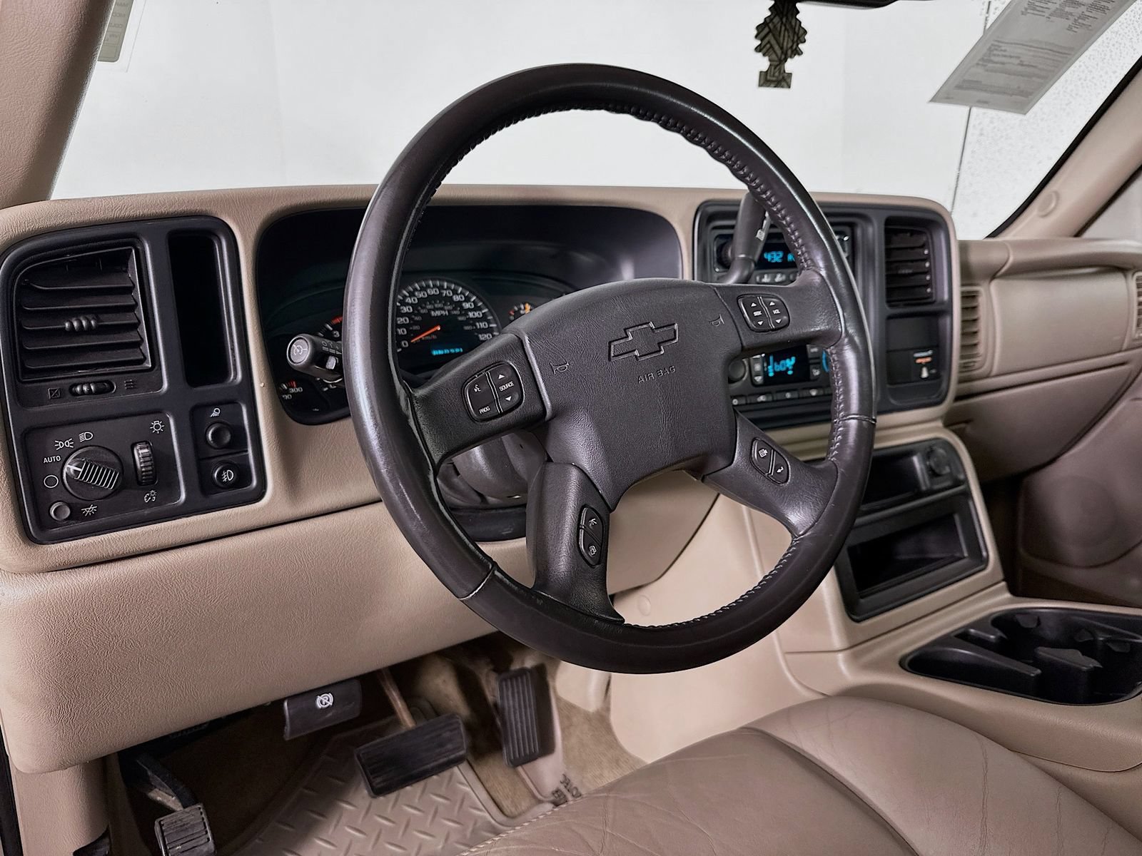 Used 2004 Chevrolet Silverado 3500 2WD Extended Cab w/ Heavy-Duty Power Package image 10