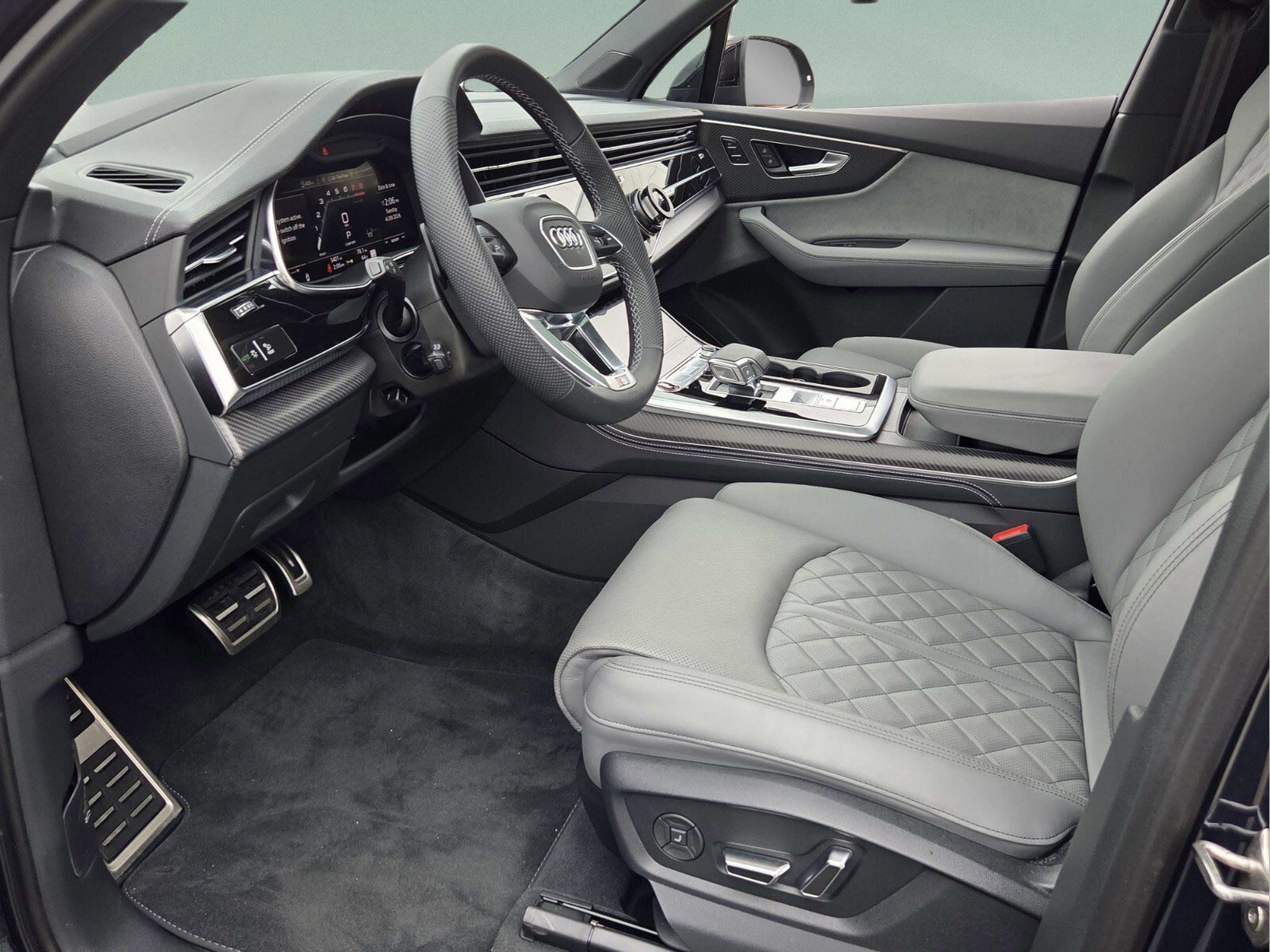 Used 2025 Audi SQ7 Prestige AWD/4WD image 13