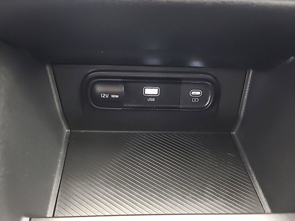 Used 2025 Kia Sportage LX image 34