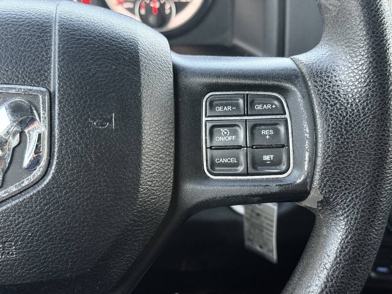 Used 2017 RAM 1500 Classic SLT AWD/4WD image 30