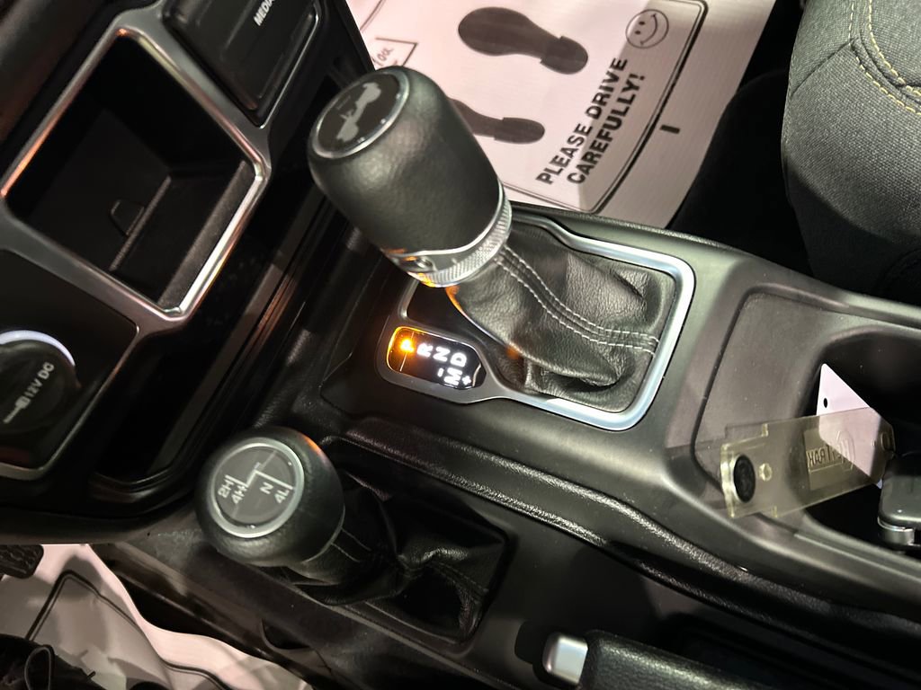 Used 2024 Jeep Wrangler Sport image 19