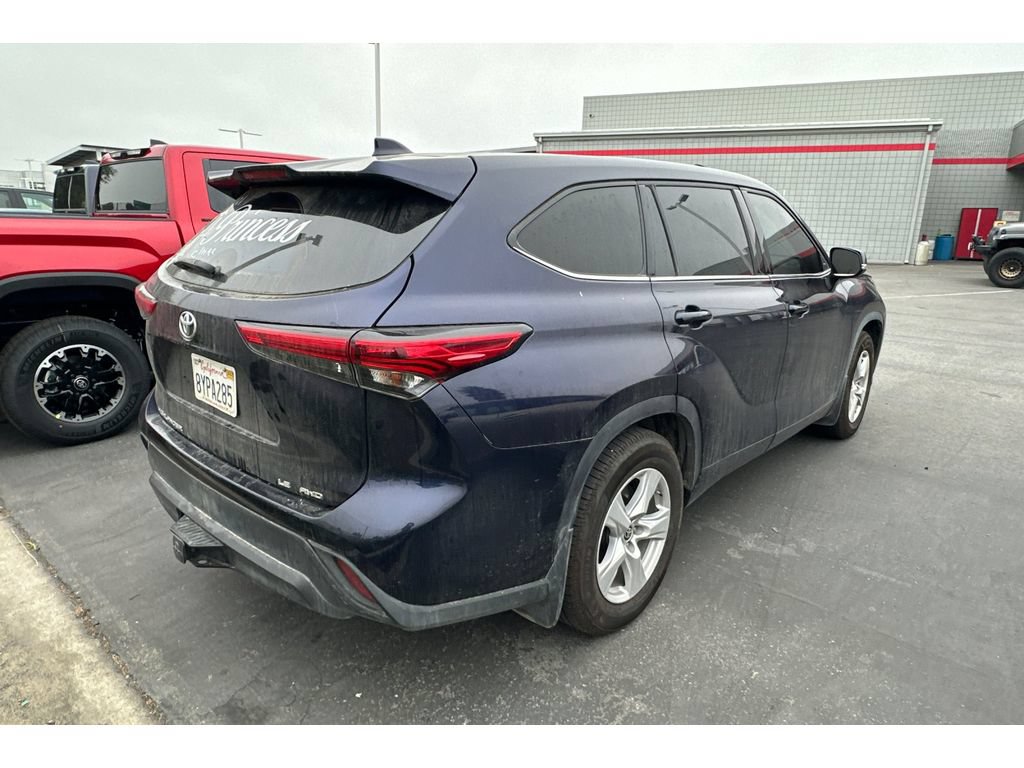 Used 2021 Toyota Highlander LE AWD/4WD image 5
