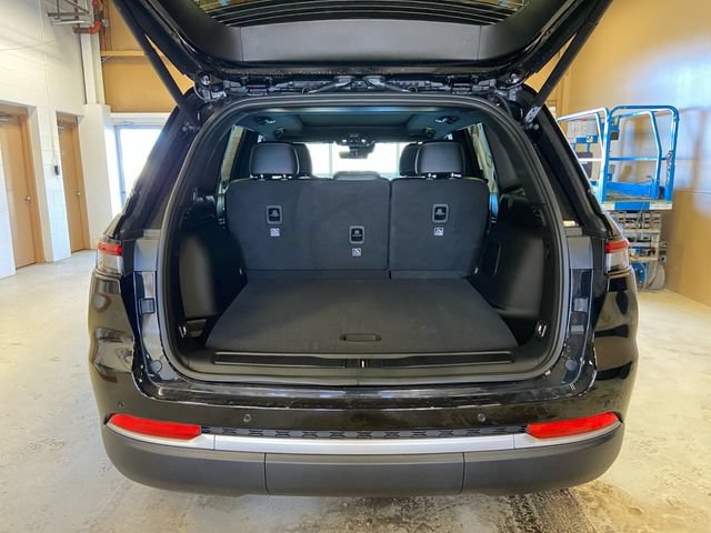 New 2026 Jeep Grand Cherokee Limited AWD/4WD image 17