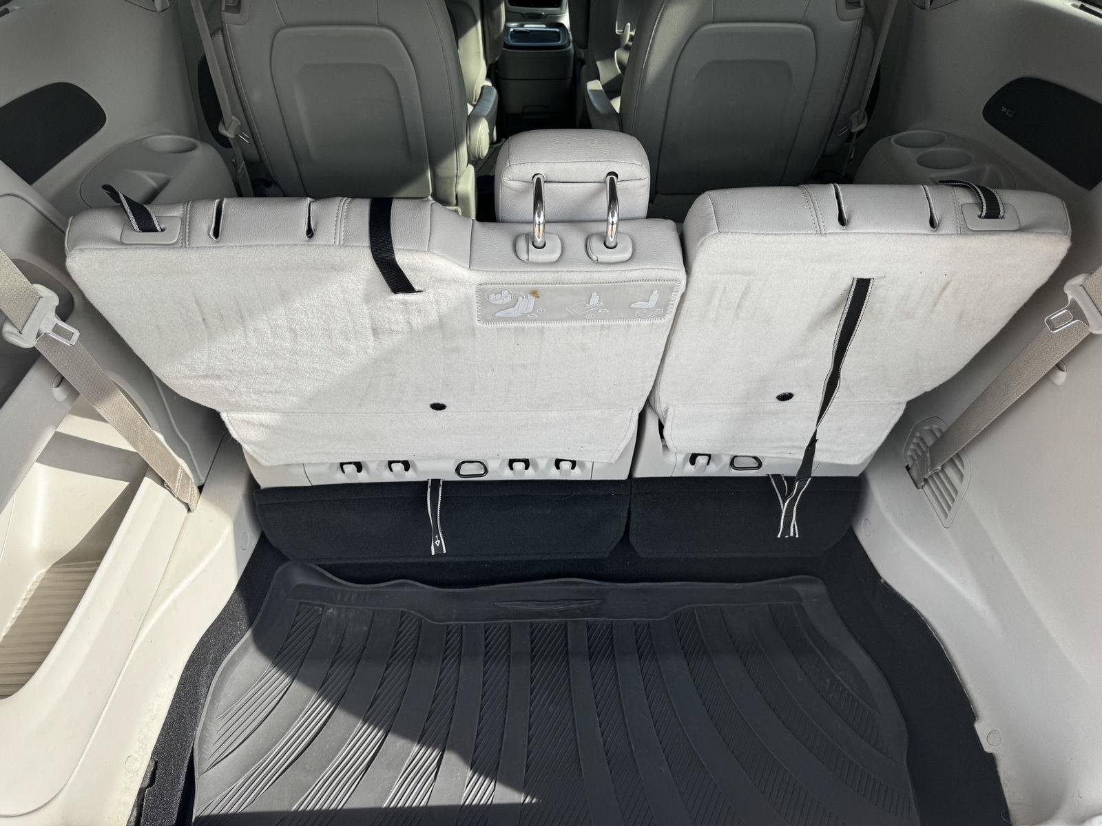 Used 2017 Chrysler Pacifica Touring-L Plus w/ Advanced Safetytec Group FWD image 18