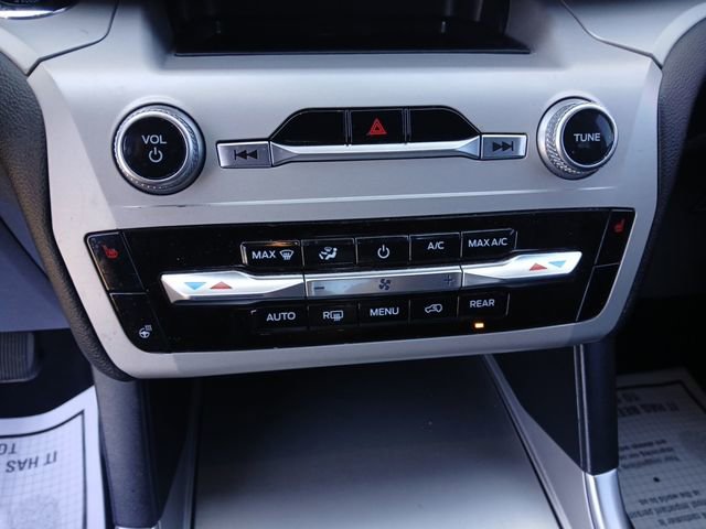 Used 2023 Ford Explorer XLT w/ Equipment Group 202A image 21