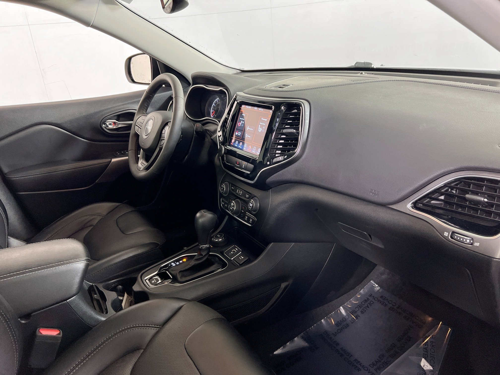 Used 2022 Jeep Cherokee Limited AWD/4WD image 27