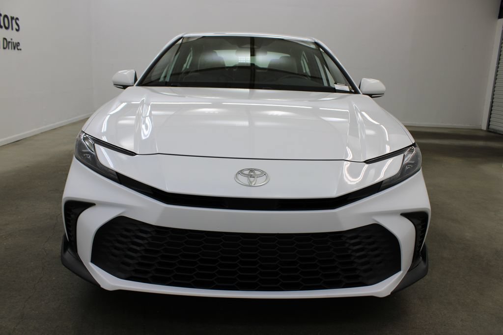 Used 2025 Toyota Camry SE FWD image 7