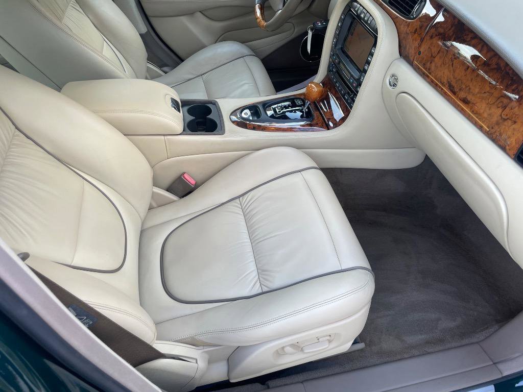 Used 2007 Jaguar XJ8 L RWD image 29