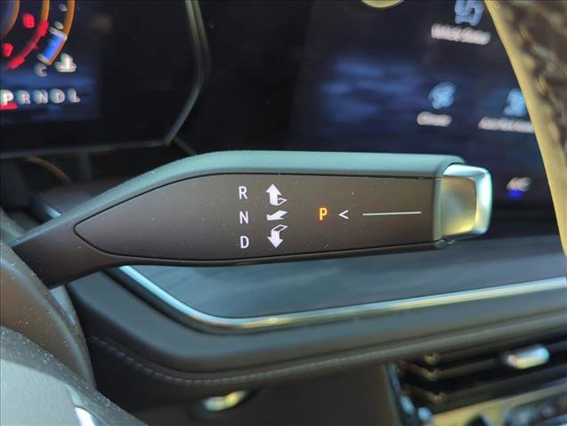 Used 2025 Chevrolet Suburban LS AWD/4WD image 16