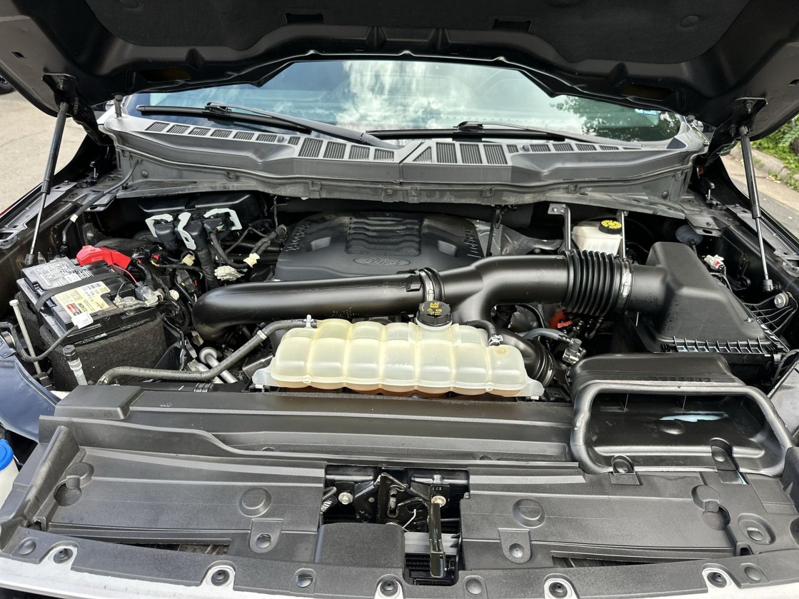 Used 2021 Ford F150 Lariat w/ Equipment Group 502A High AWD/4WD image 29