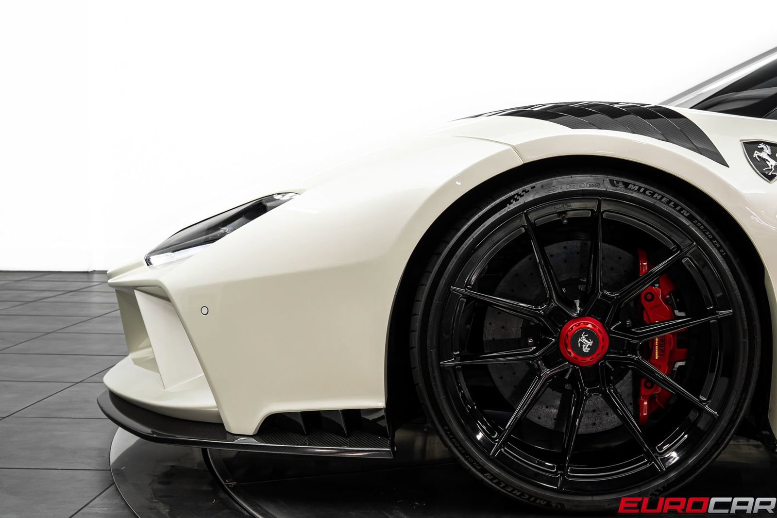 Used 2021 Ferrari F8 Tributo RWD image 19
