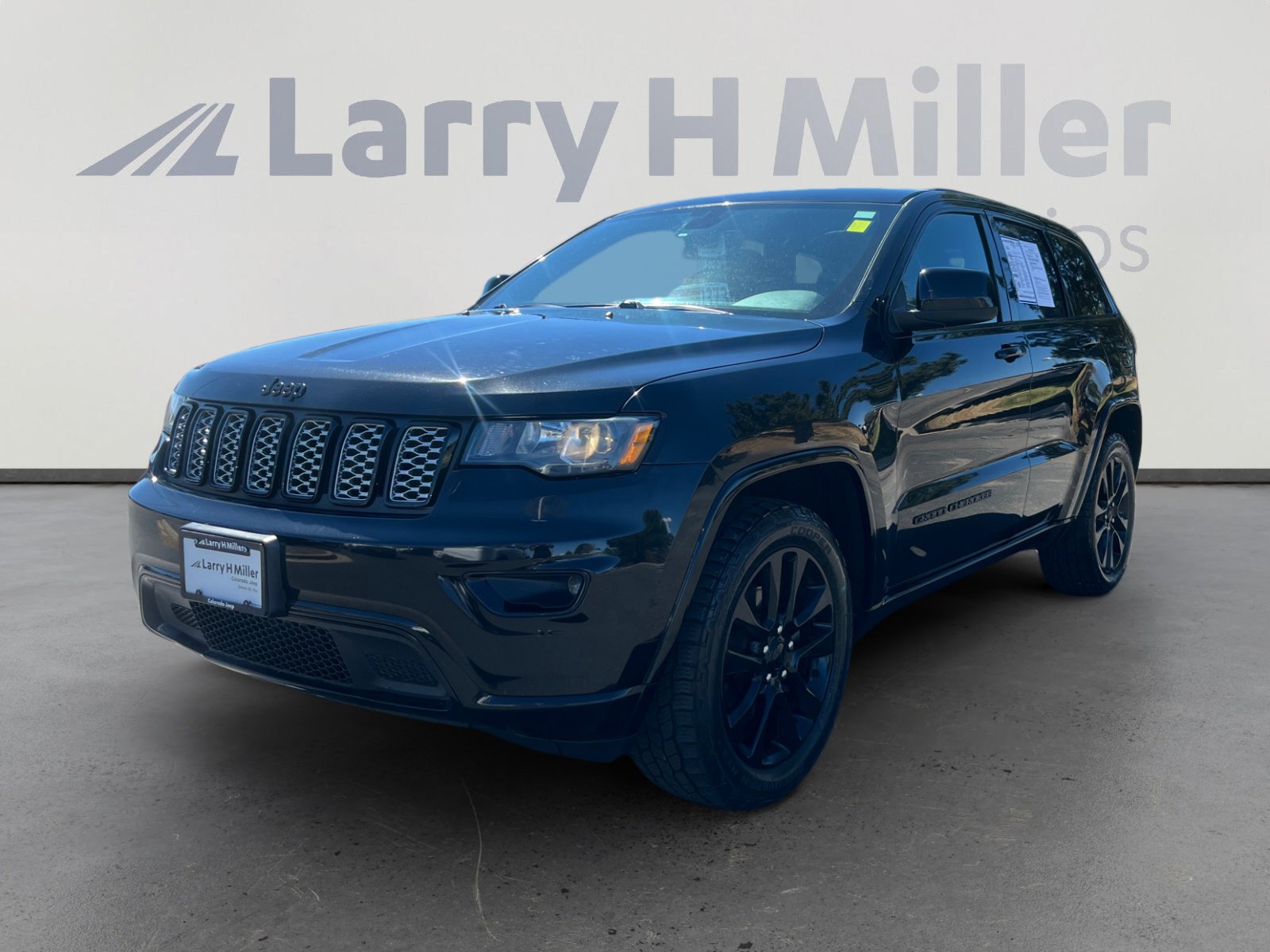 Used 2018 Jeep Grand Cherokee Altitude image 1