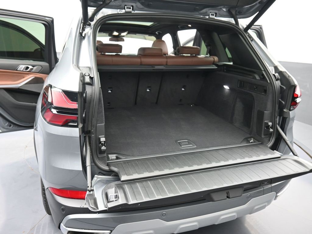 Used 2024 BMW X5 xDrive40i w/ Premium Package image 18