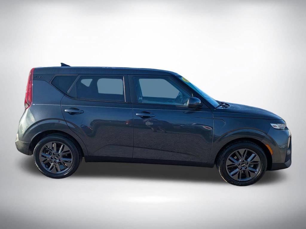 Used 2021 Kia Soul S FWD image 2