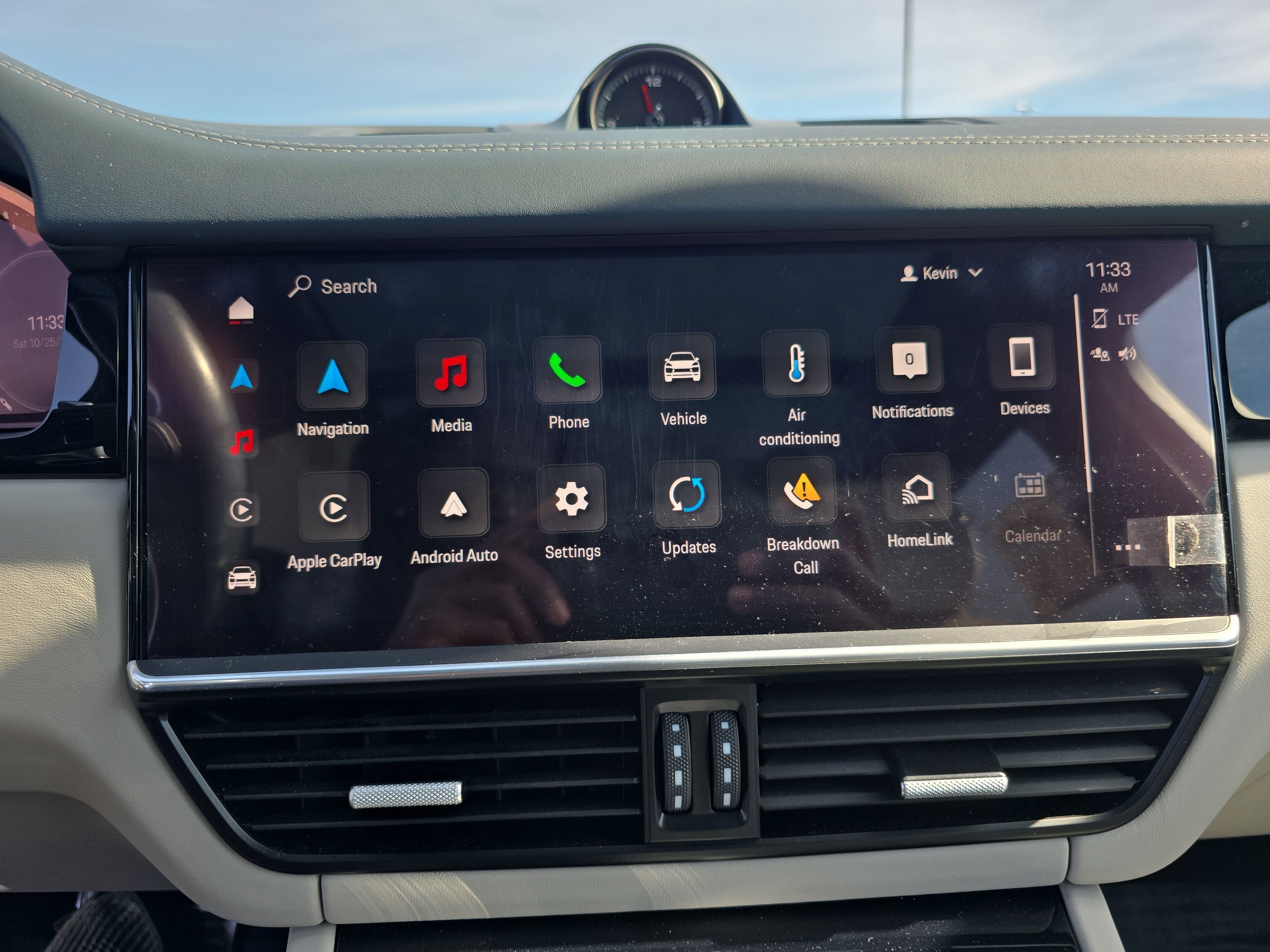 Used 2022 Porsche Cayenne S image 19