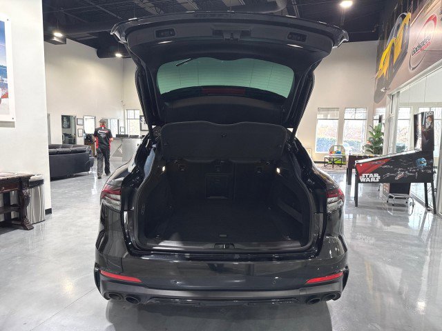 Used 2021 Maserati Levante $82K MSRP image 17