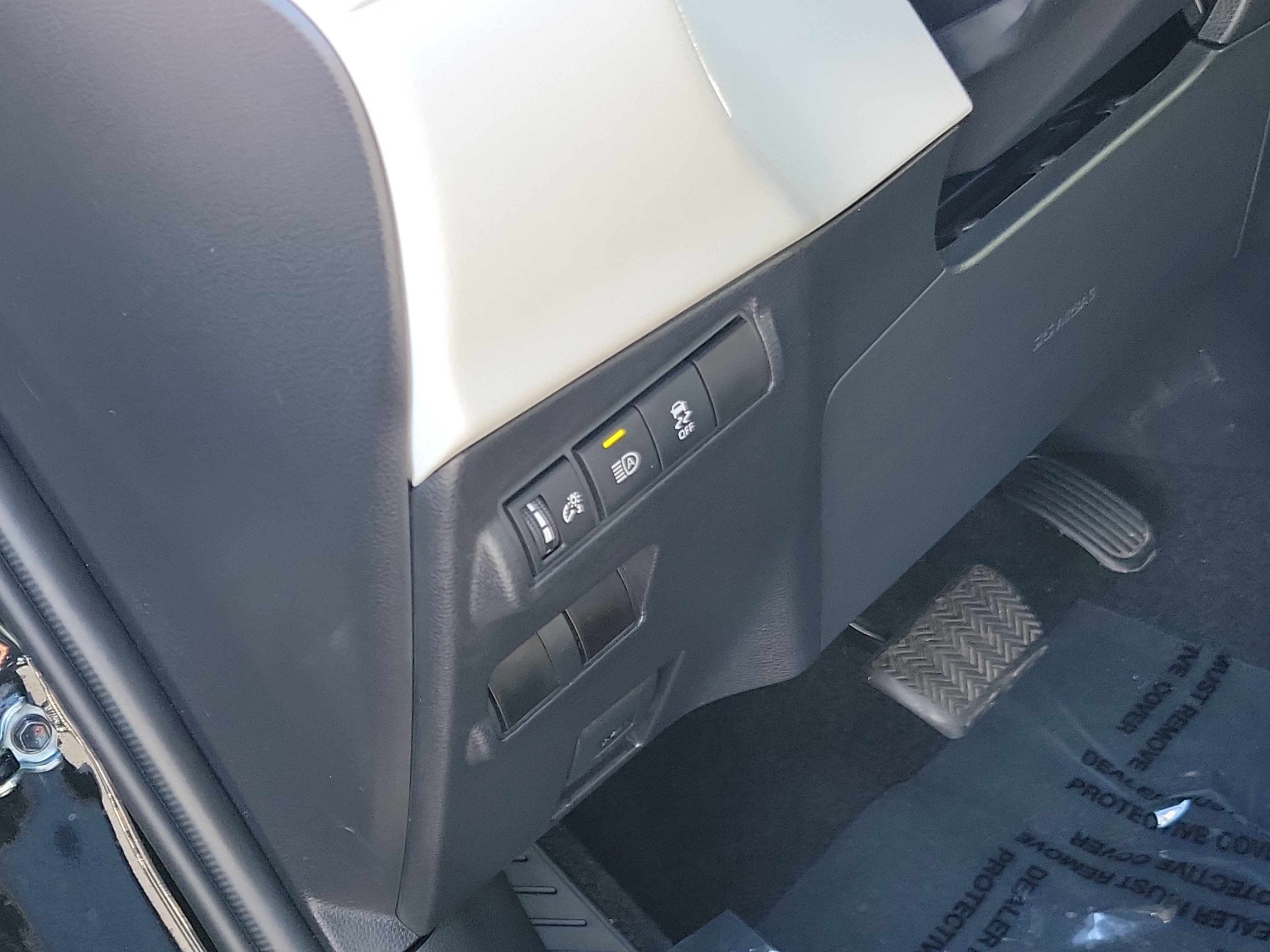 Certified 2026 Toyota Corolla Cross L AWD/4WD image 19