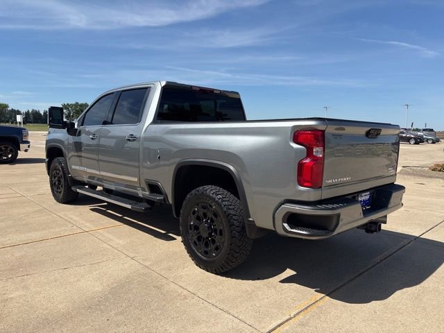 Used 2024 Chevrolet Silverado 2500 High Country w/ Technology Package AWD/4WD image 6