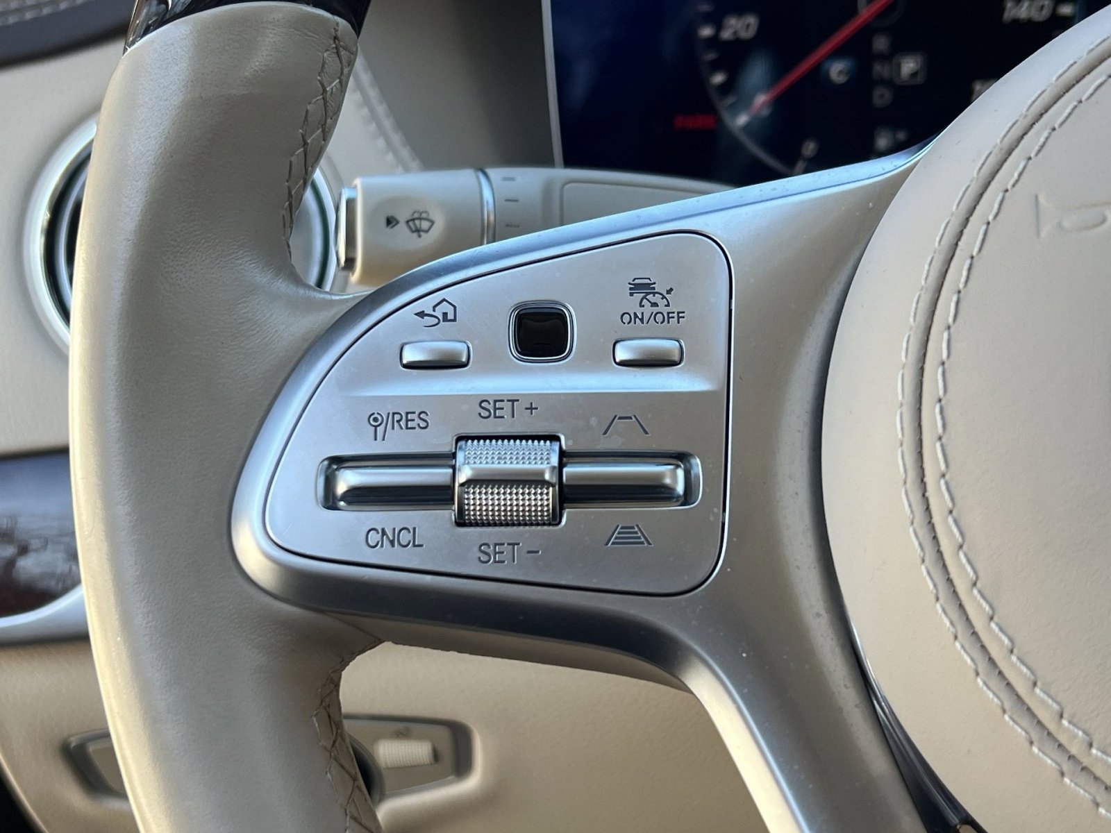 Certified 2020 Mercedes-Benz S 560 4MATIC Sedan image 31