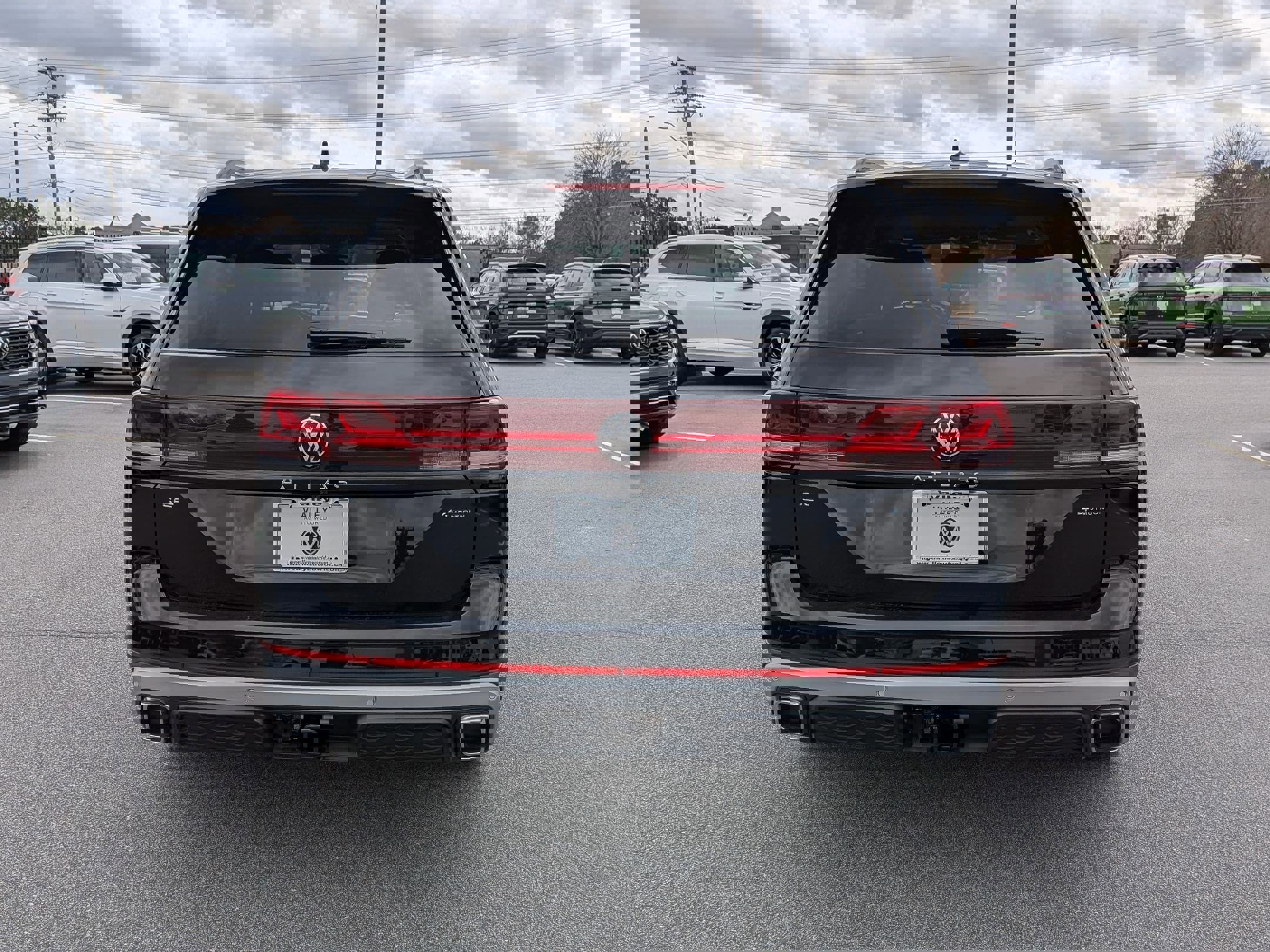 New 2026 Volkswagen Atlas Peak Edition image 4