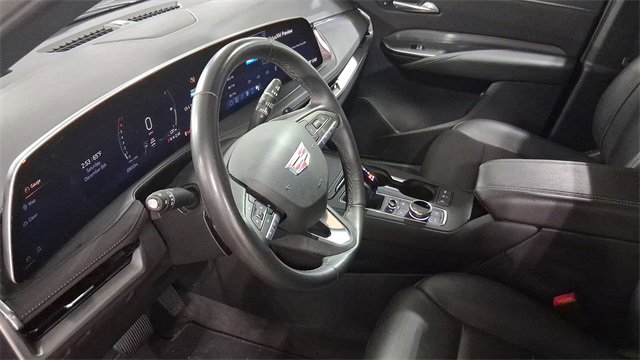 Used 2025 Cadillac XT4 Premium Luxury image 25