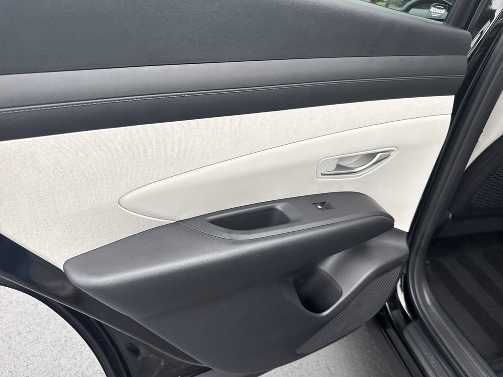Certified 2025 Hyundai Tucson SEL AWD/4WD image 17