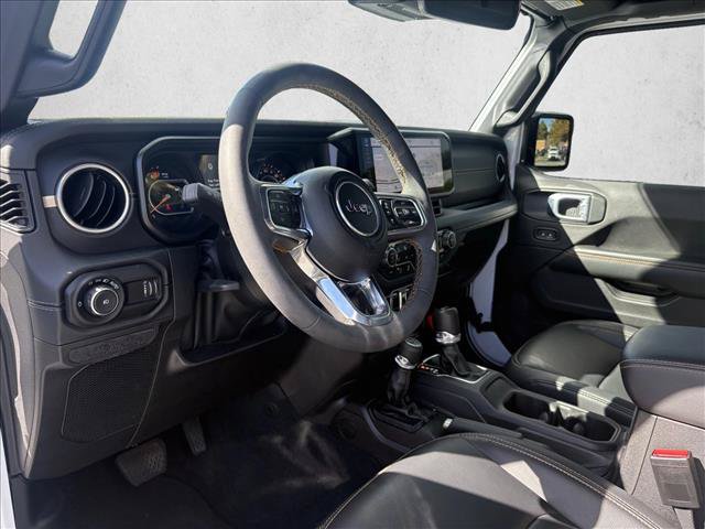 Used 2024 Jeep Wrangler Unlimited Sahara w/ Technology Group AWD/4WD image 9