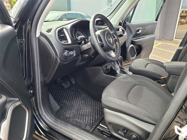 Used 2023 Jeep Renegade Latitude w/ Premium Group image 13