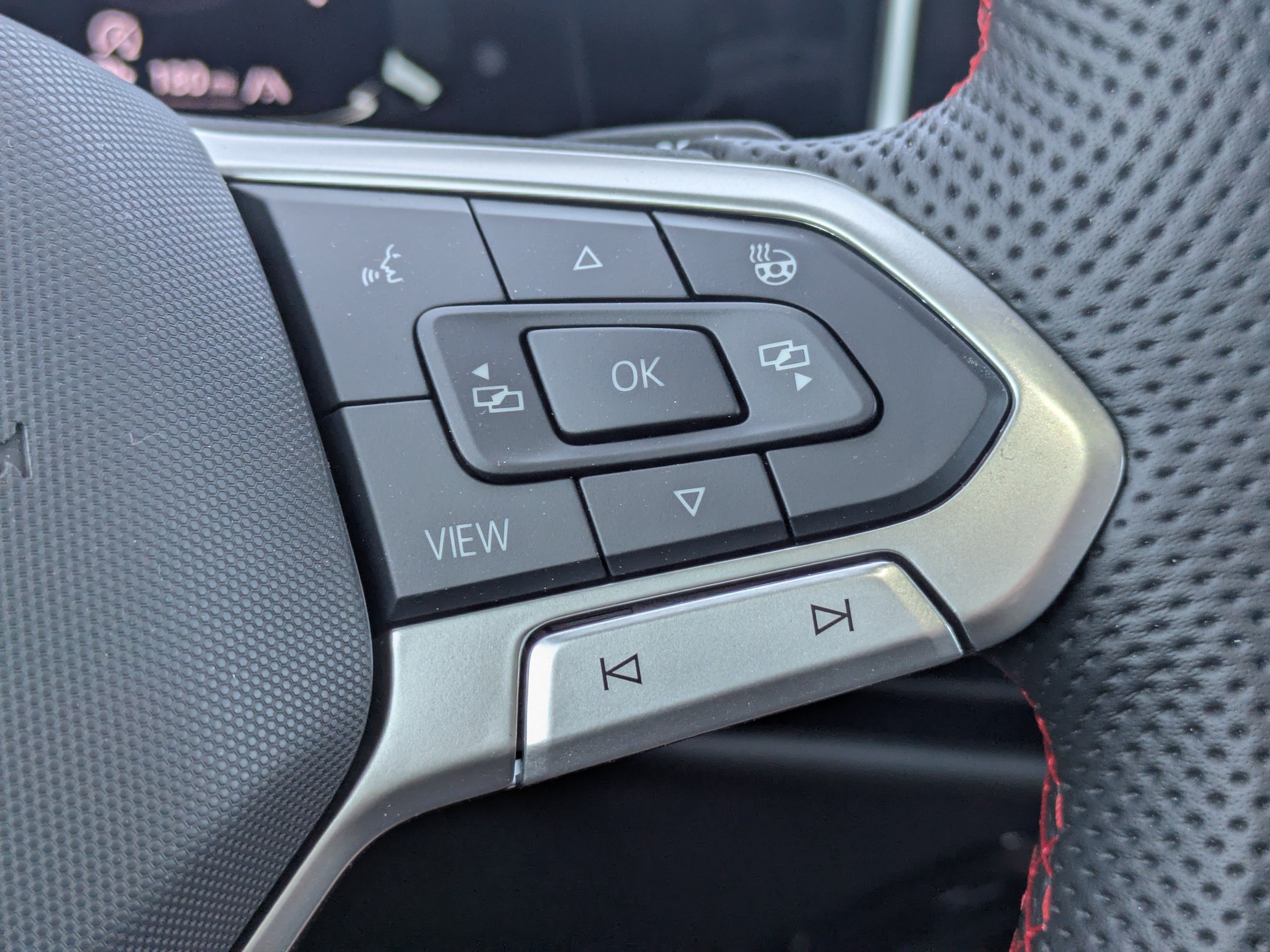 New 2026 Volkswagen GTI SE FWD image 25