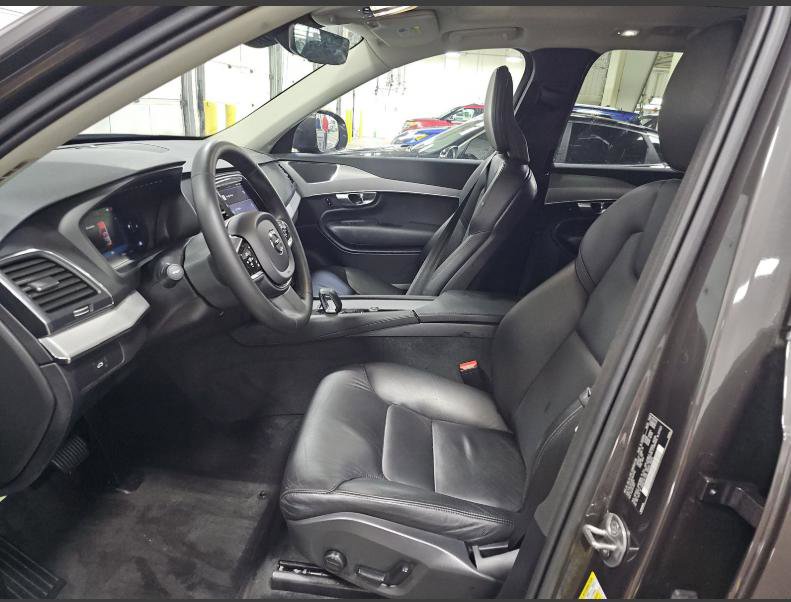 Used 2023 Volvo XC90 B5 Core w/ Protection Package Premier image 8