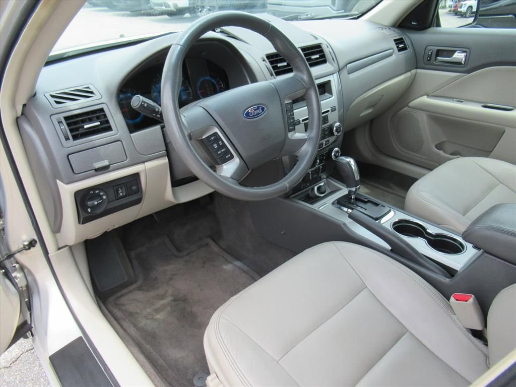 Used 2010 Ford Fusion SEL FWD image 16
