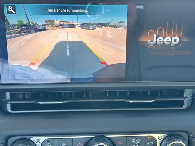 Used 2025 Jeep Gladiator Mojave w/ Convenience Group AWD/4WD image 30