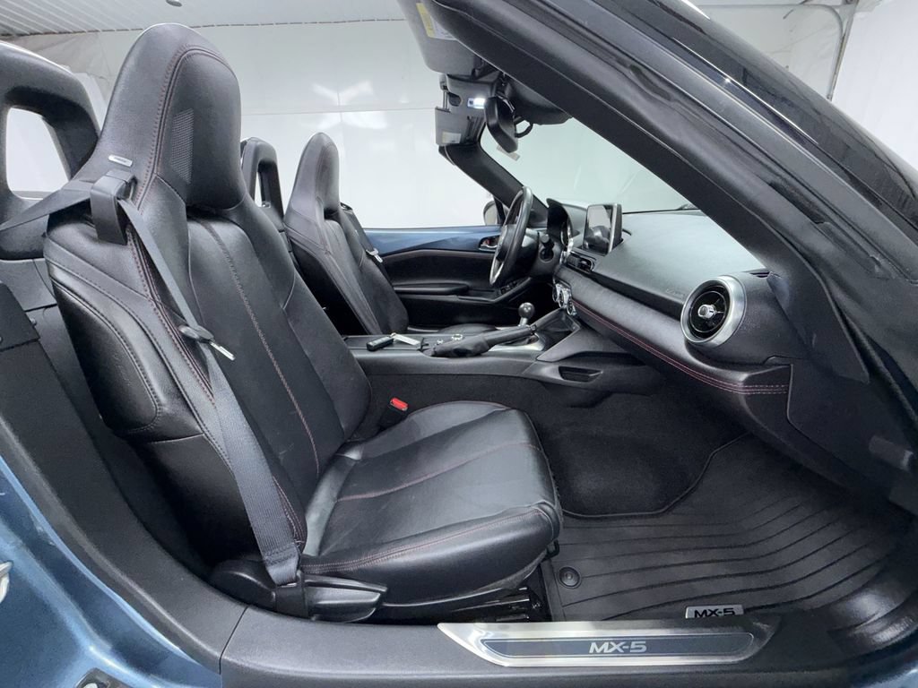 Used 2016 MAZDA MX-5 Miata Grand Touring RWD image 17