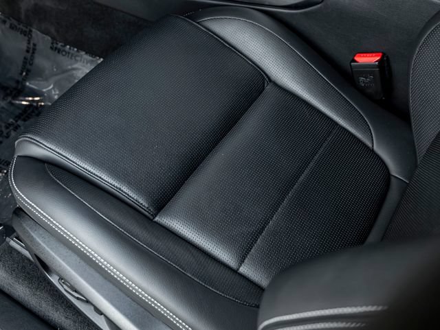 Certified 2025 Jaguar F-PACE R-Dynamic S AWD/4WD image 15