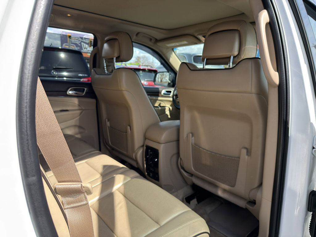 Used 2016 Jeep Grand Cherokee Overland AWD/4WD image 19