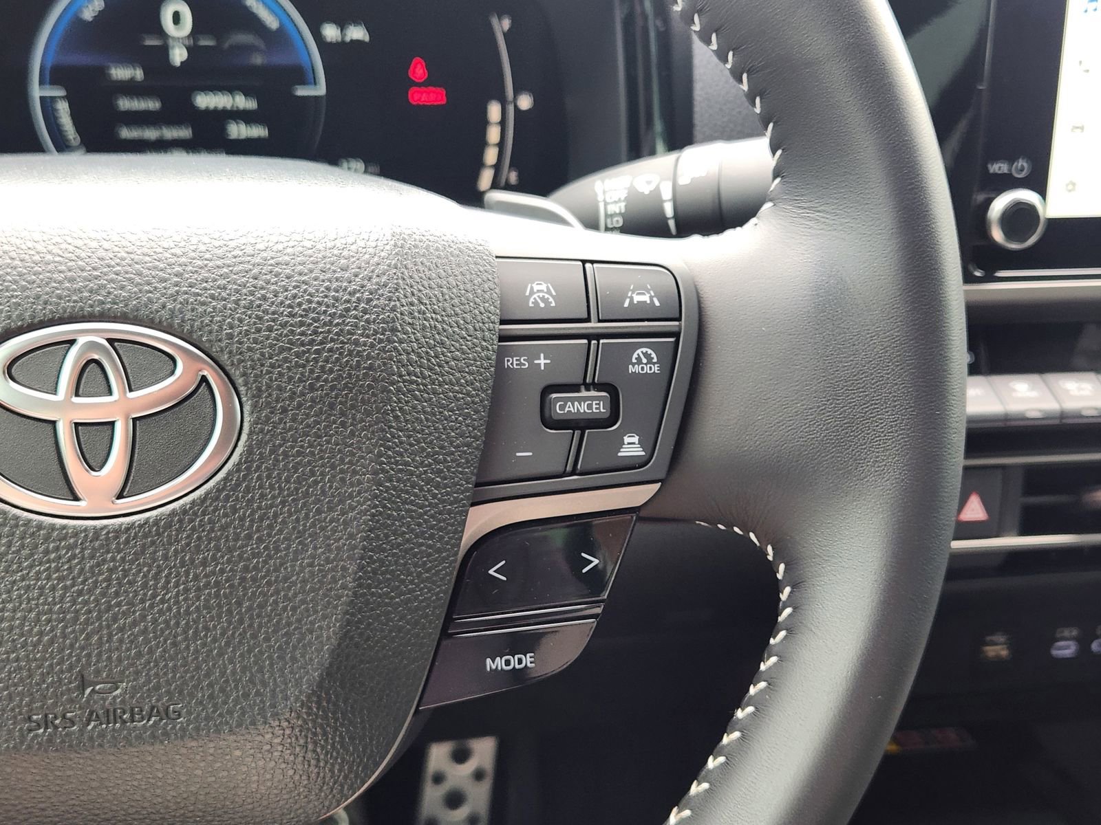 Used 2025 Toyota Camry SE w/ Convenience Package image 32